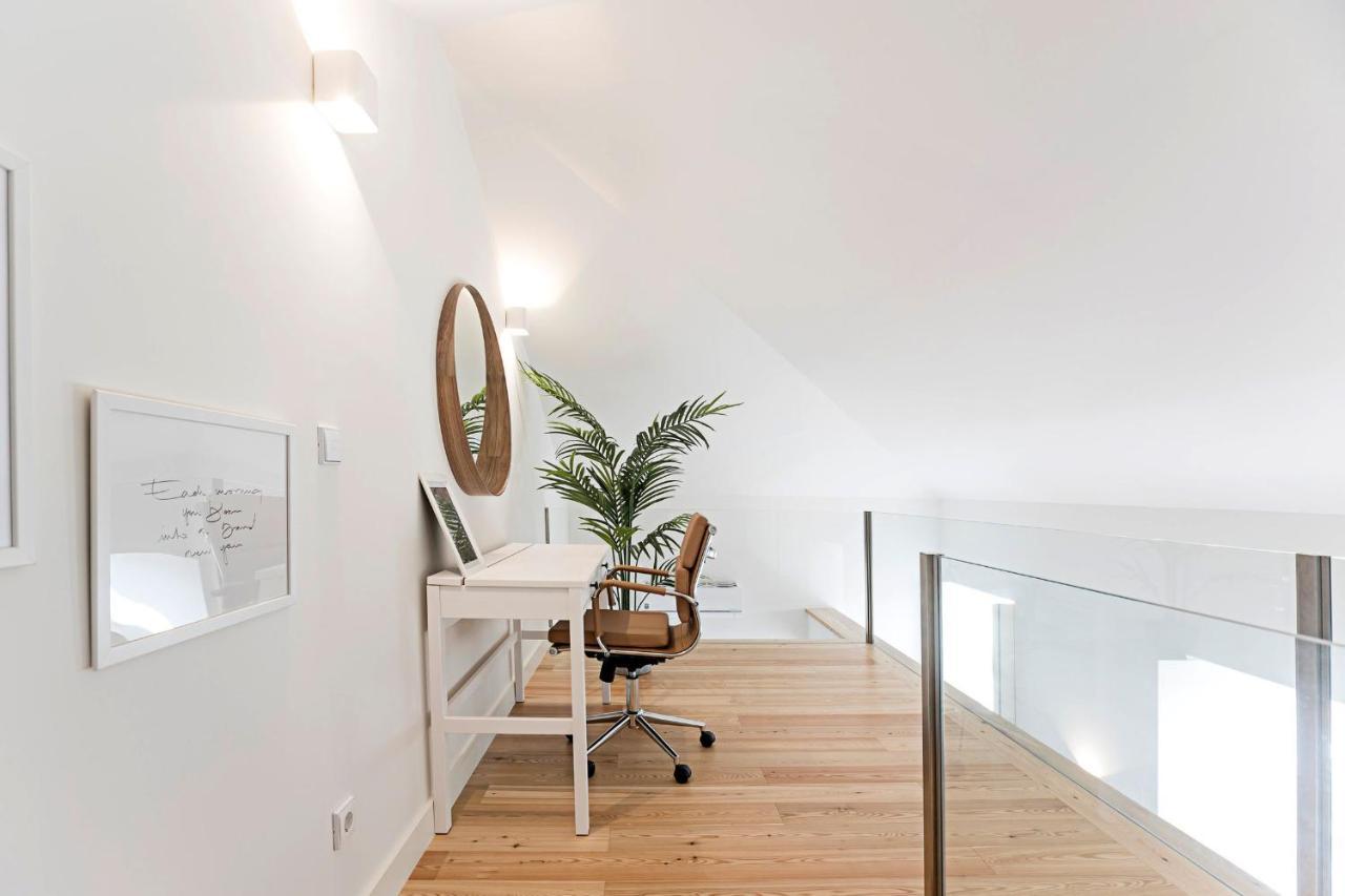 Stunning Duplex Near River By Lovelystay Porto Bagian luar foto